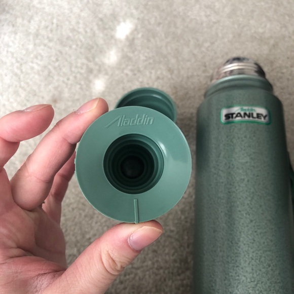 Vintage Aladdin Stanley Thermos A-944DH Green Quart With Leather Carrying Case - Picture 6 of 16